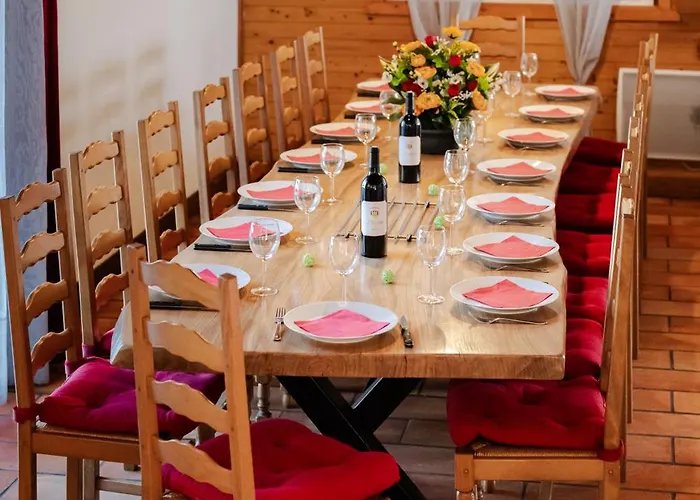 Grand Saint-lary Centre Pour 15 Pers. Pouvant Accueillir Jusqu'a 17 Pers.