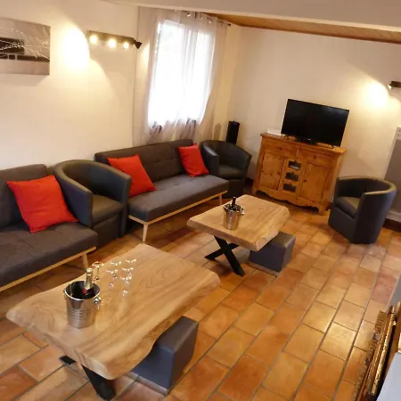 בית נופש Grand Saint-lary Centre Pour 15 Pers. Pouvant Accueillir Jusqu'a 17 Pers. *