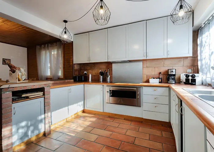 Grand Saint-lary Centre Pour 15 Pers. Pouvant Accueillir Jusqu'a 17 Pers.